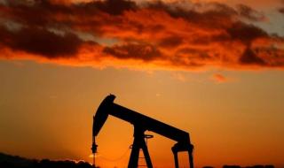 النفط يصعد بدفعة من توقعات خفض الفائدة الأمريكية