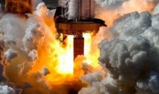 الصين تُطلق صاروخا لإرسال ثلاثة أقمار اصطناعية إلى الفضاء