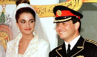 الملكة رانيا في ذكرى زفافها.. إطلالات جمالية أيقونية أسرت القلوب