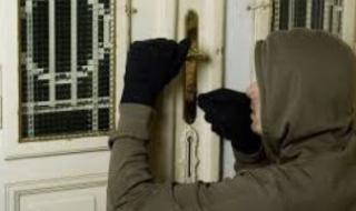 شقتك
اتكسرت
واتسرقت..
دليلك
القانونى
لعمل
محضر
كسر
باب
وسرقة