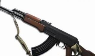 الإعدام
لـ
عاطلين
قتلا
شخص
بأسلحة
نارية
لخلافات
في
البحيرة