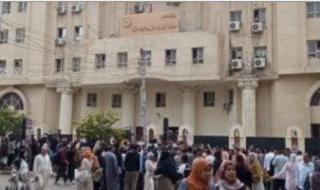 محاكمة
سائق
توكتوك
لاتهامه
بالاعتداء
على
طفلة
بالبحيرة..
اعرف
التفاصيل