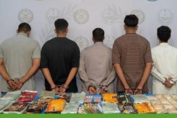 الرياض وجدة.. ضبط 6 أشخاص بتهمة ترويج المخدرات ومخالفة نظام البيئة
