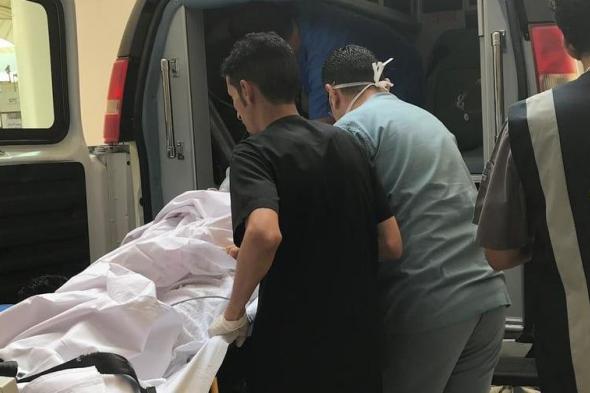 فرق المراقبة الصحية بمطار جدة تنجح في استعادة نبض قلبي اثنين من المعتمرين ونقلهما للمستشفى