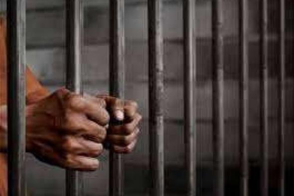 حبس تاجر حشيش وبحوزته 20 كيلو بالمحلة الكبرىاليوم الأربعاء، 6 ديسمبر 2023 08:52 مـ   منذ 31 دقيقة