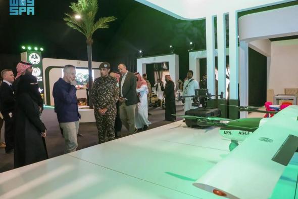 السفير الأمريكي لدى السعودية يزور معرض "واحة الأمن" في مهرجان الإبل