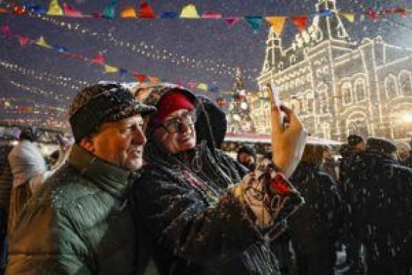 احتفالات رأس السنة في روسيا تتحدى انخفاض درجات الحرارة