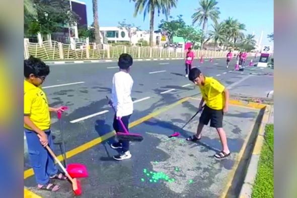 حمدان بن محمد يشكر 4 أطفال نظفوا الشارع بعد «ماراثون دبي»