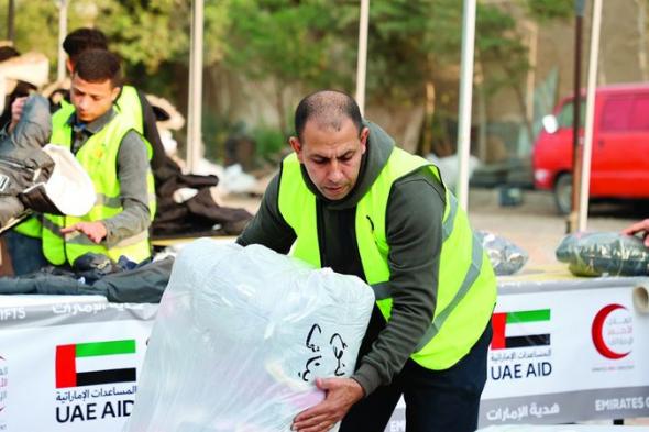 «الهلال الأحمر الإماراتي» تُكمل استعداداتها لإرسال كسوة الشتاء إلى غزة