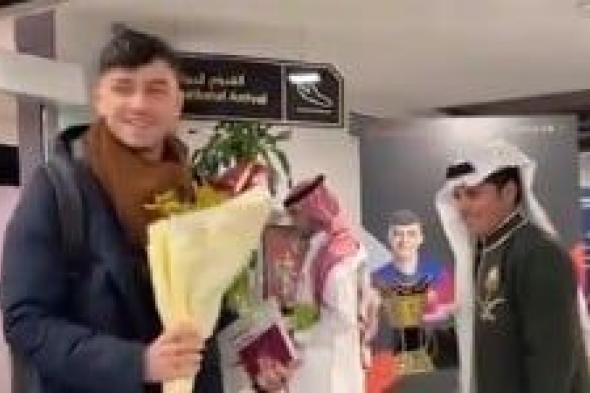 بالفيديو .. بعثة برشلونة تصل إلى الرياض للمشاركة في كأس السوبر الإسباني