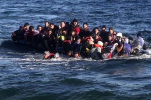 إنقاذ 18 مهاجرا وانتشال جثتين قبالة سواحل جزيرة ليسبوس اليونانية