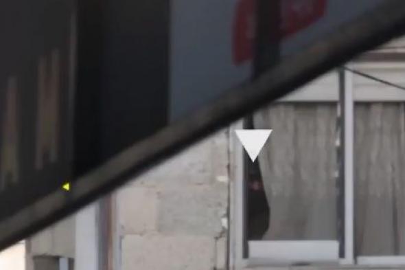 شوهدوا من النوافذ فتلقوا قذيفة.. شاهد: استهداف "سرايا القدس" قوة إسرائيلية