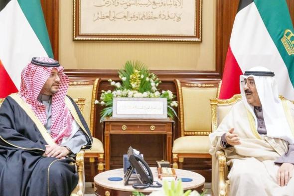 أمير الكويت يستقبل  الأمير تركي بن محمد بن فهد