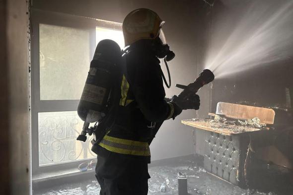 مدني الخبر يخمد حريقًا في مبنى تجاري بحي العقربية دون إصابات