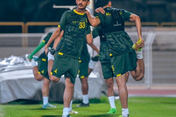 علاء الهمل يحفز لاعبي الخليج قبل لقاء الوحدة