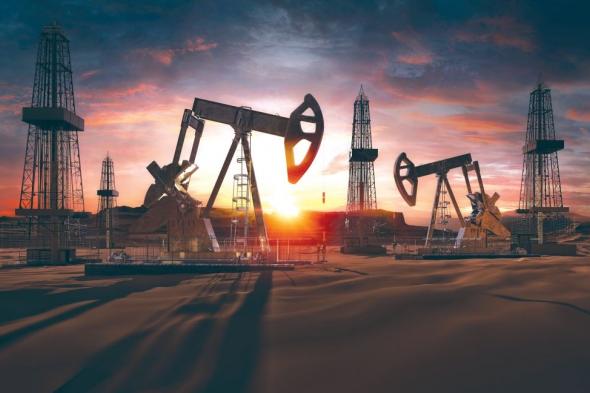 النفط يهبط بعد توقعات ارتفاع التضخم
