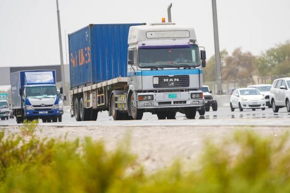«طرق دبي» تعدل أوقات حركة مرور الشاحنات بشارع محمد بن زايد