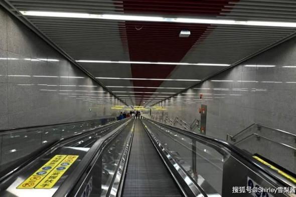 أعمق محطة مترو أنفاق في العالم تجذب السياح