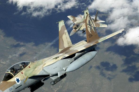 الطيران الإسرائيلي يستهدف “مصالح مهمة” لحزب الله اللبناني