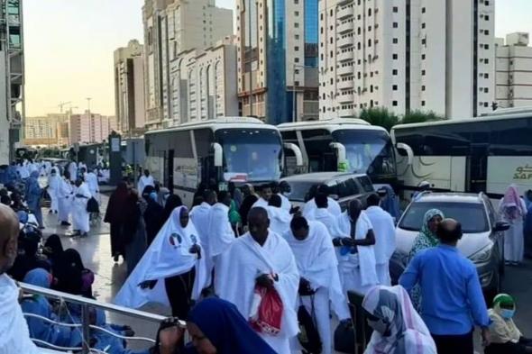 وصول أول فوج من حجاج السودان إلى مكة المكرمة استعدادًا لأداء المناسك