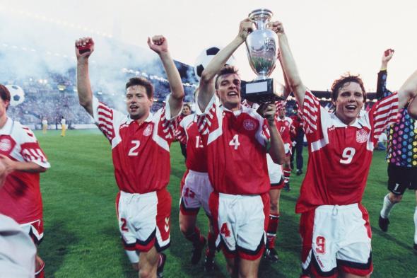 كأس أوروبا 2024.. مفاجأة الدنمارك وصدمة اليونان وبداية الاستضافات المشتركة