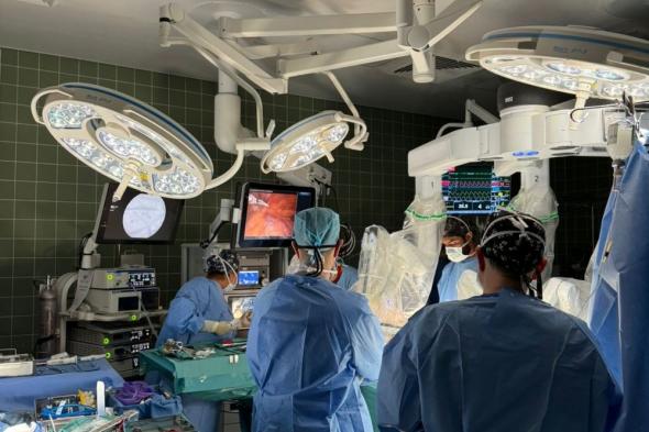 إجراء أول عملية قلب مفتوح بالروبوت في المستشفى الجامعي بالخبر