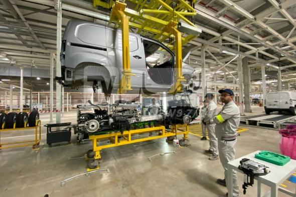عون: الدولة لها أهدافها ومصانع السيارات ستوجه لأصحاب الصناعة الحقيقية
