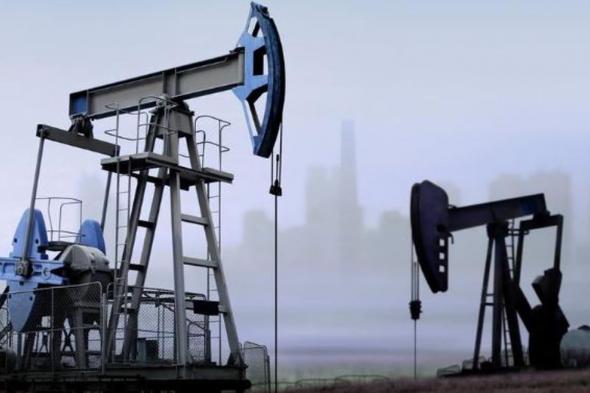أسعار النفط تواصل خسائرها مع زيادة المخزونات الأمريكية
