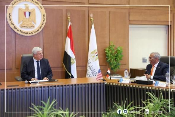 وزير التعليم العالي يشهد اجتماع المجلس المصري الأمريكي المُشترك للعلوم والتكنولوجيااليوم الخميس، 6 يونيو 2024 10:09 صـ   منذ 20 دقيقة