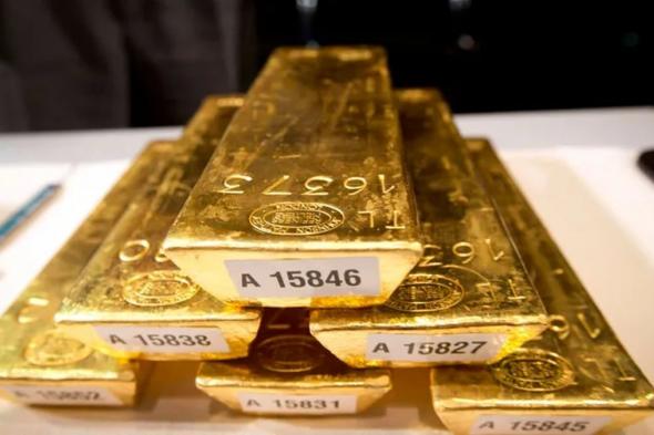 فتش عن الصين.. أسعار الذهب تنخفض 1.4% و"المعادن النفيسة" إلى هبوط