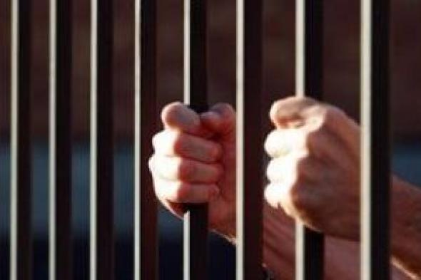 السجن المشدد 3 سنوات لمتهمين بإحراز سلاح ناري فى سوهاج