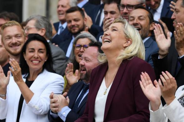 التجمع الوطني يحقق فوزًا كبيرًا في الانتخابات الأوروبية وماكرون يعلن عن خطاب مرتقب للفرنسيين