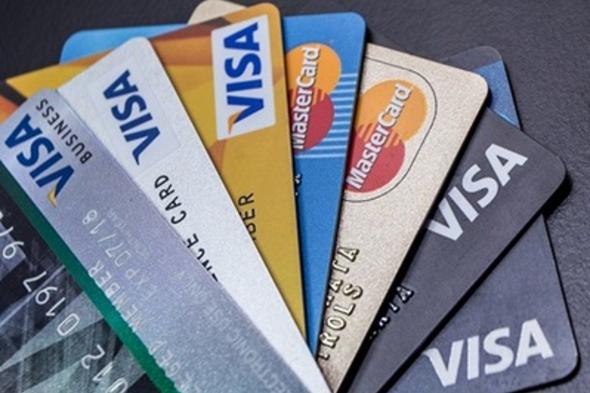 ديون البطاقات الائتمانية.. خبراء يحذّرون من شعار "اشترِ الآن وادفع لاحقًا"