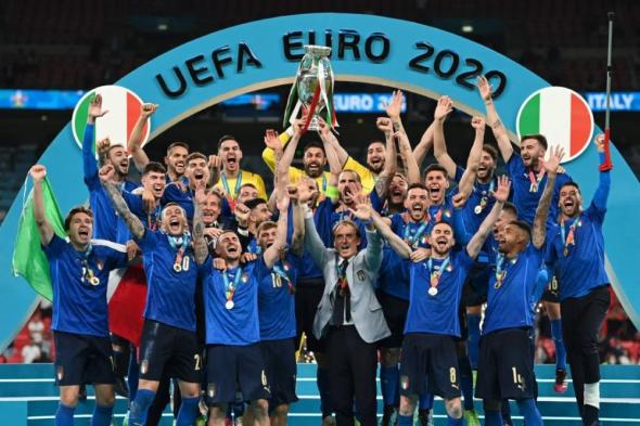 16 لحظة حاسمة تشهد على تاريخ كأس الأمم الأوروبية