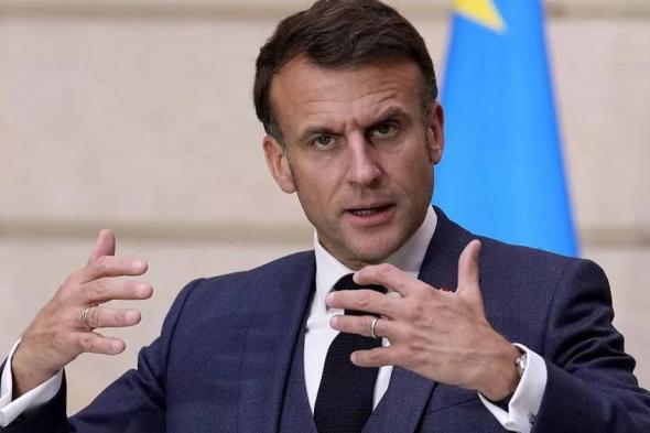 الرئيس الفرنسي يطالب الأحزاب الديمقراطية بالتحالف معه قبل الانتخابات