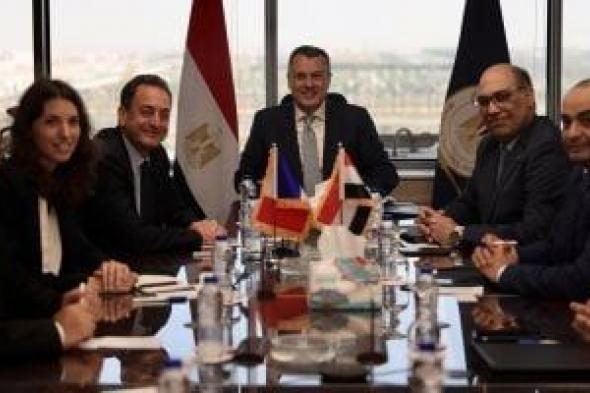 وزير السياحة والآثار يبحث مع سفير فرنسا بالقاهرة سبل تعزيز أوجه التعاون