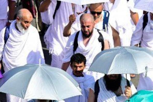 الصحة السعودية تؤكد على الحجاج استخدام المظلات للوقاية من ضربات الشمس