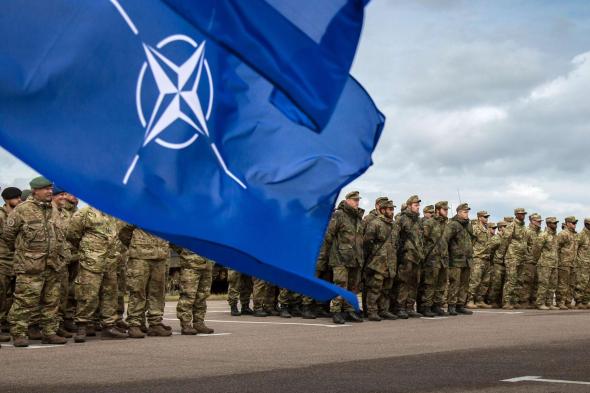 ضغطٌ على روسيا.. الناتو يضع 300 ألف جندي في حالة التأهب القصوى