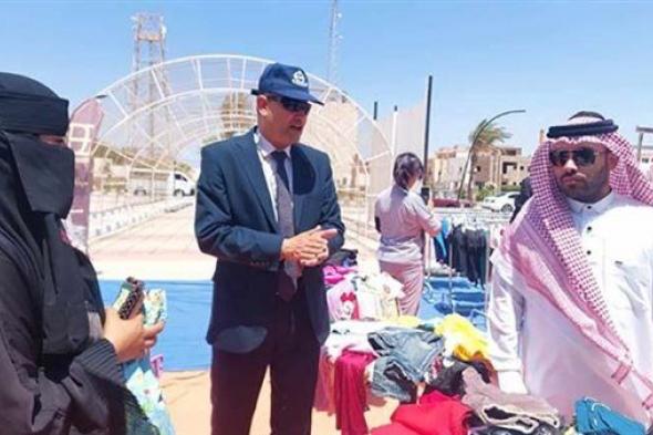 توزيع ملابس بالمجان في مدينة دهب بجنوب سيناء احتفالا بعيد الأضحي