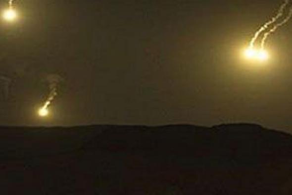 الاحتلال يطلق قنابل ضوئية فى أجواء المناطق الشمالية الغربية لقطاع غزة