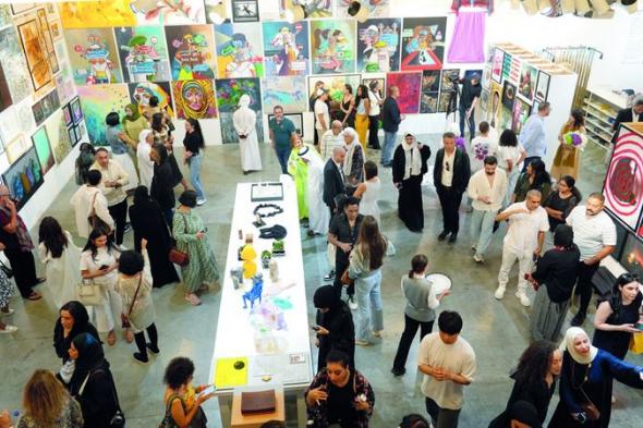 100 فنان يلتقون تحت مظلة «تشكيل» دبي