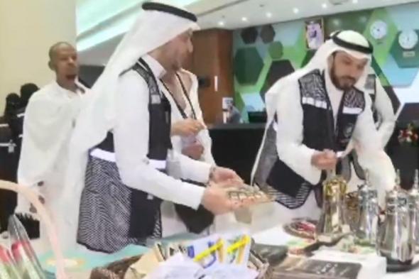 أفراد عائلة سعودية يتطوعون بالكامل لخدمة ضيوف الرحمن خلال موسم الحج
