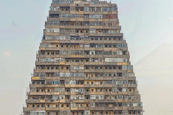 ما هي حقيقة الصورة المتداولة لبناية سكنية بحي شعبي  في مصر!!