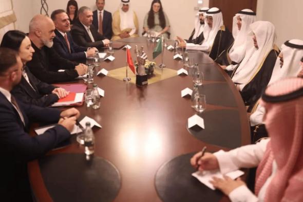 رئيس مجلس الشورى يلتقي رئيس وزراء جمهورية ألبانيا
