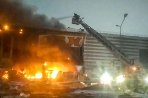 روسيا.. قتيلان على الأقل في حريق ضخم قرب موسكو