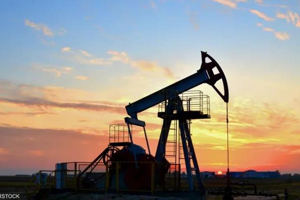 تراجع أسعار النفط بعد قفزة غير متوقعة في المخزونات الأمريكية