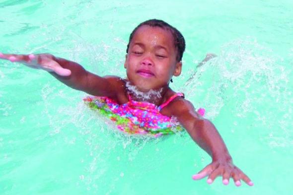 دعوة لتشديد الرقابة الأبوية على الأطفال في أماكن السباحة