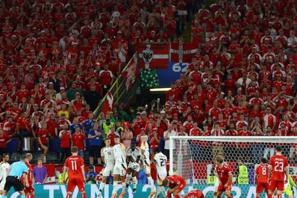 توقف مباراة ألمانيا والدنمارك في يورو 2024 بسبب سوء الأحوال الجوية