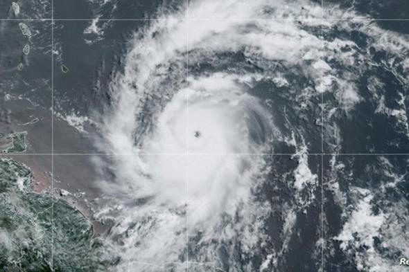 "خطير للغاية".. حقائق مرعبة عن إعصار بيريل الذي يضرب أمريكا