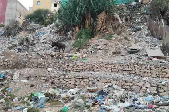 أكادير : الأزبال والنفايات بواد الجمعة تثير قلق ساكنة “لاريب”، وسط مطالب بتدخل الجهات الوصية